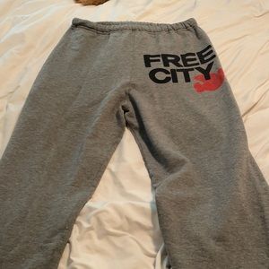 Free city sweats classic grey size large